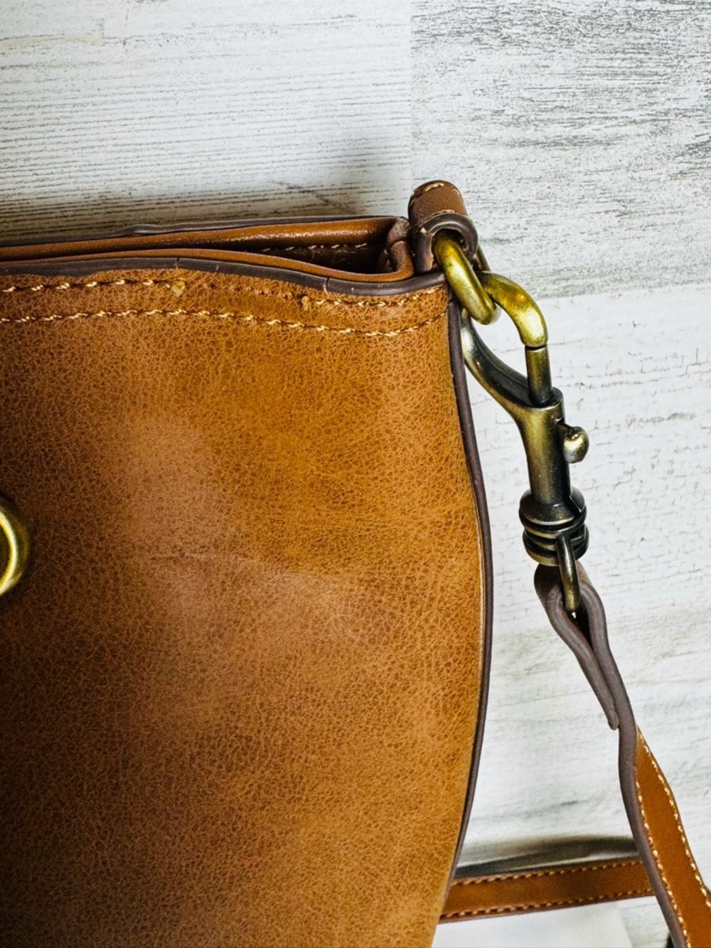 Elle Jae Gypset Brown Faux Leather Tote w/ Gold Bar Handles with Crossbody Strap - Picture 8 of 15